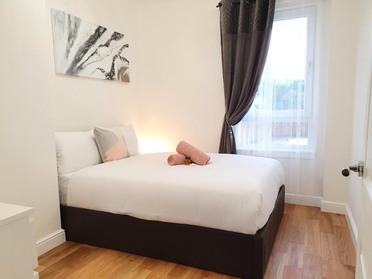 Comfortable And Modern 3 Bedroom Mid Terraced Apartment Glasgow