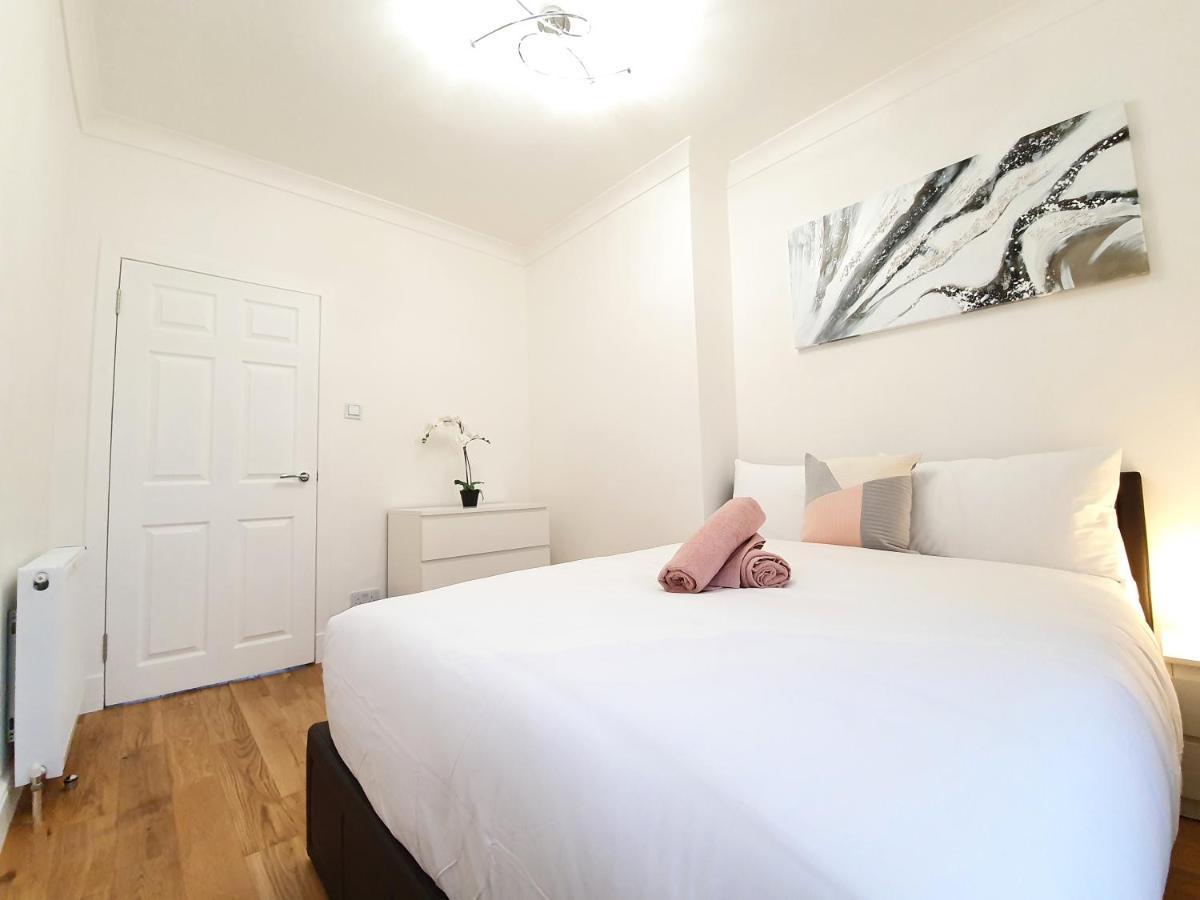 Comfortable And Modern 3 Bedroom Mid Terraced Apartment