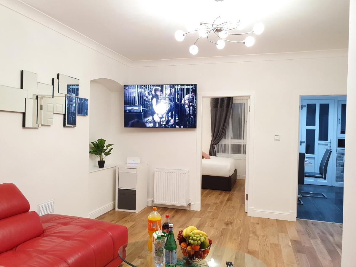 Comfortable And Modern 3 Bedroom Mid Terraced