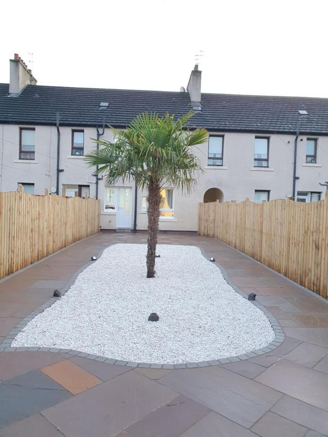 Apartment Comfortable And Modern 3 Bedroom Mid Terraced *