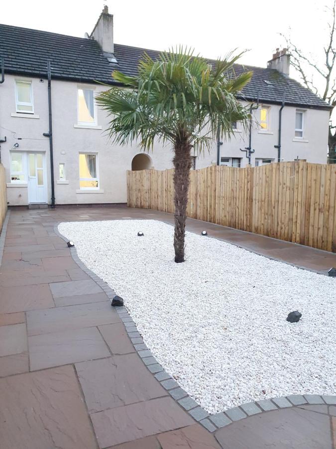 Comfortable And Modern 3 Bedroom Mid Terraced Apartment Glasgow