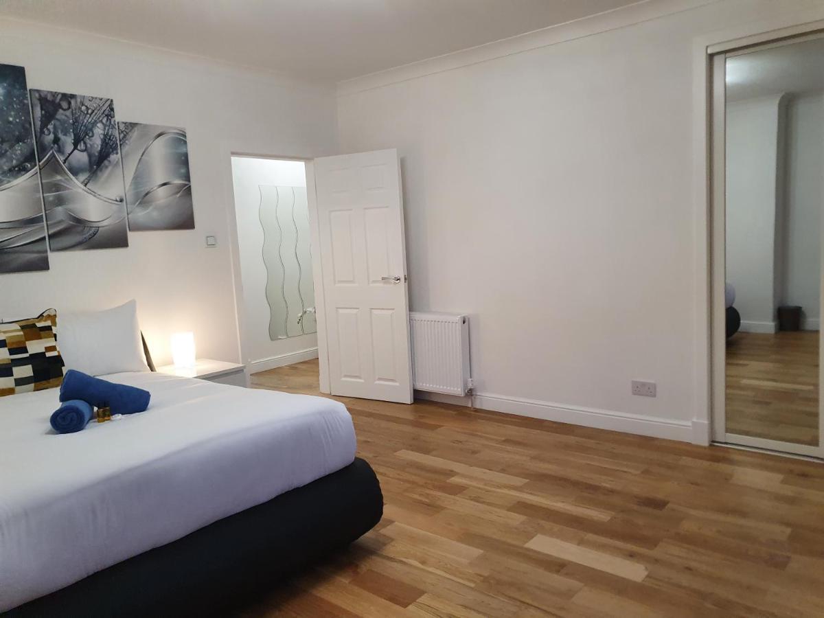 Comfortable And Modern 3 Bedroom Mid Terraced Apartment Glasgow