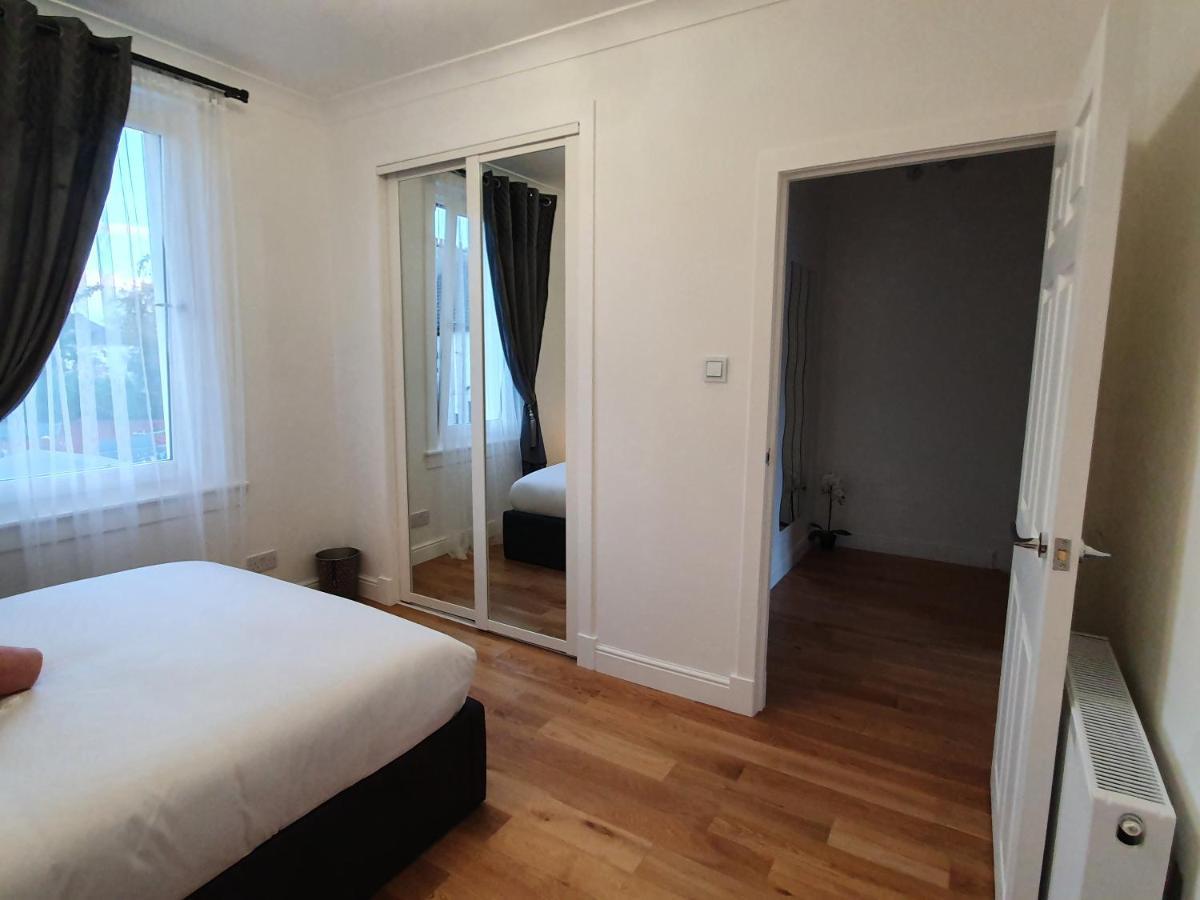 Comfortable And Modern 3 Bedroom Mid Terraced Apartment
