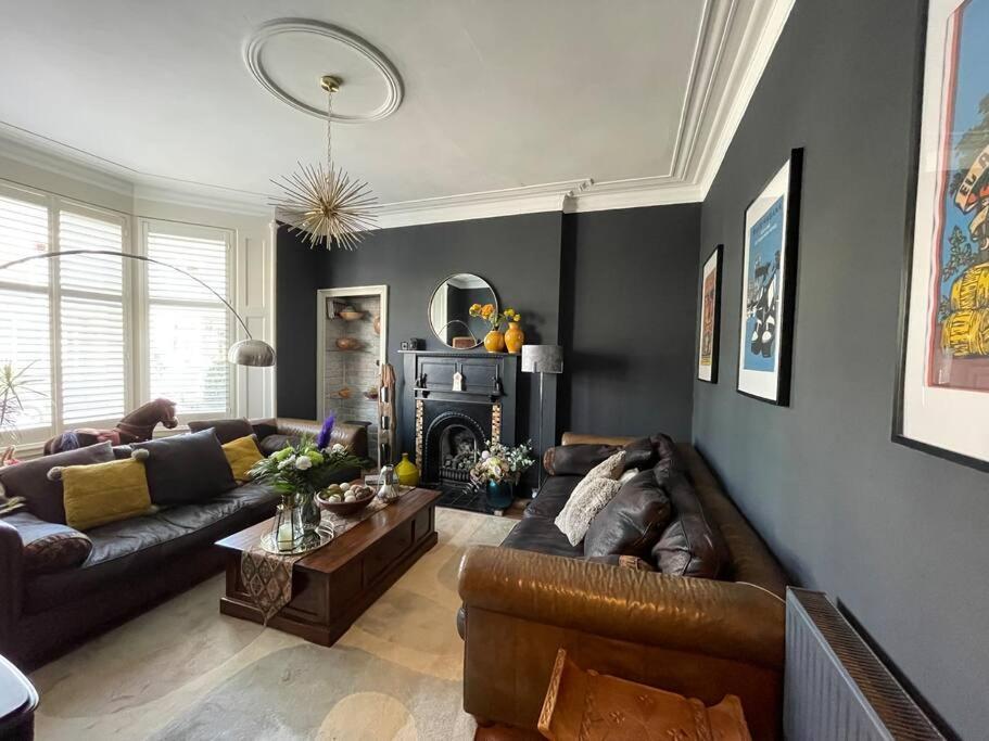 Traditional Close To Centre & Hampden * Glasgow