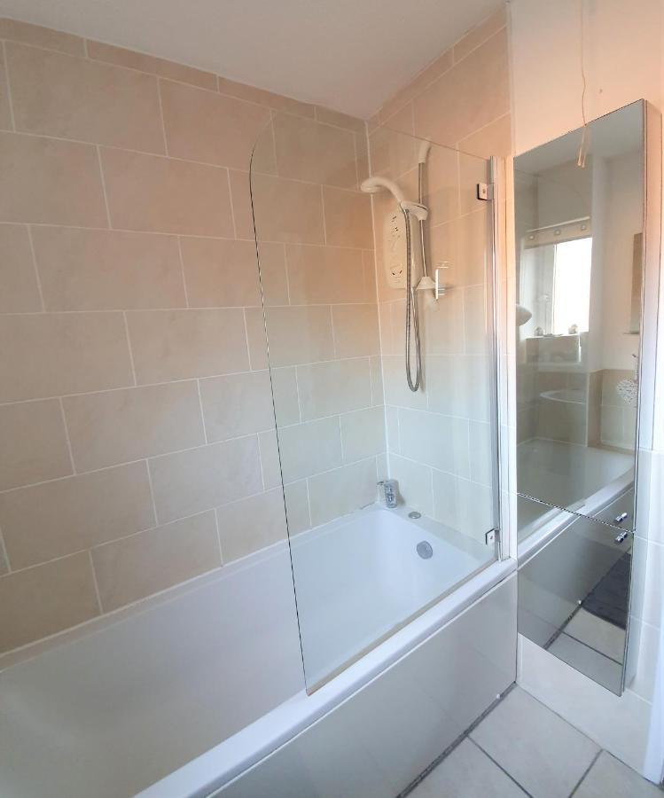 Apartment Modern One Bedroom Apt - City Centre & Freeparking