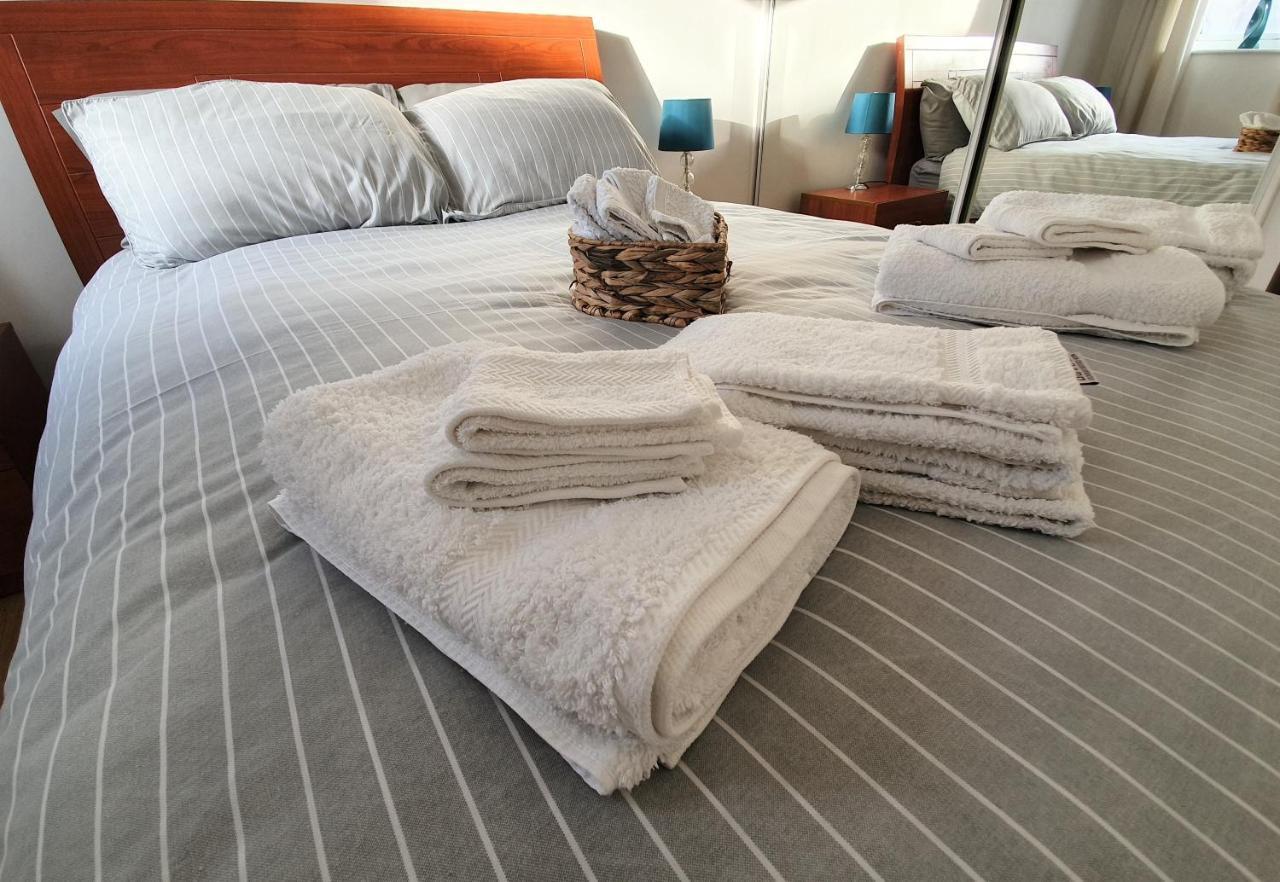 Apartment Modern One Bedroom Apt - City Centre & Freeparking *