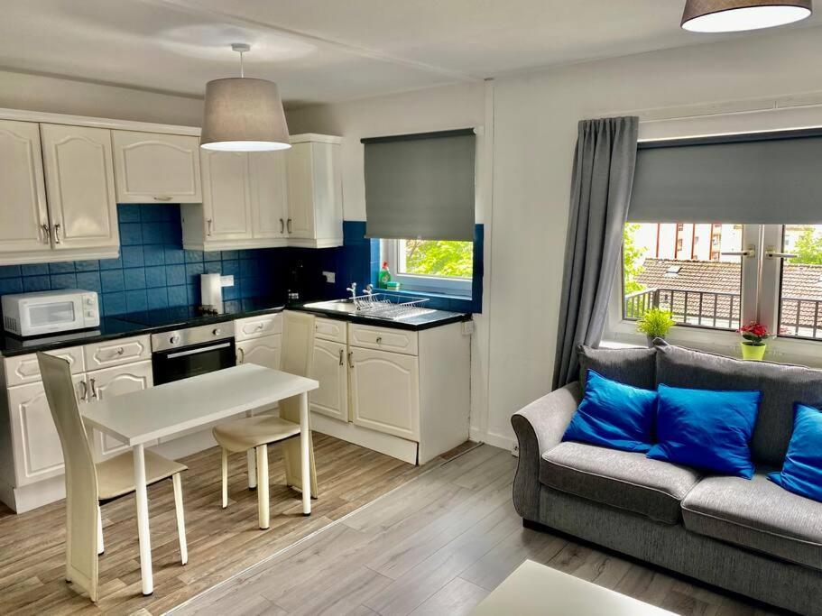 Apartment Chic Flat With Balcony Close To Merchant *