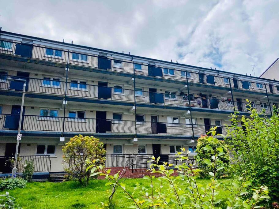 Chic Flat With Balcony Close To Merchant * Glasgow
