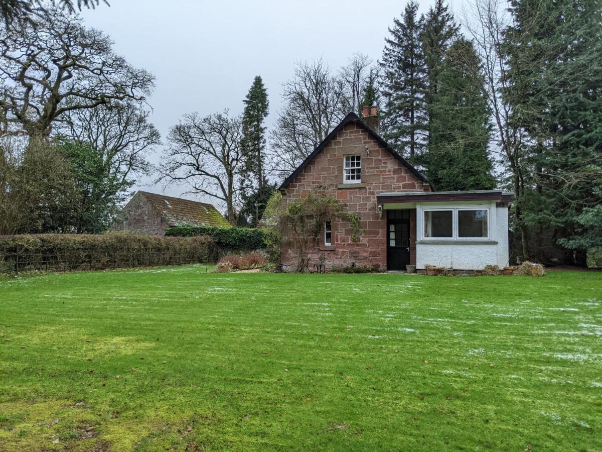 Holiday home Garden . Park Of Drumquhassle Glasgow