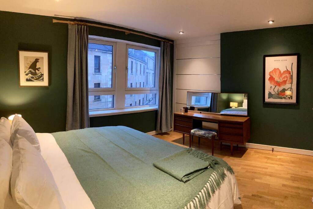Stylish 2 Bed Accessible Flat Perfect Location Apartment *