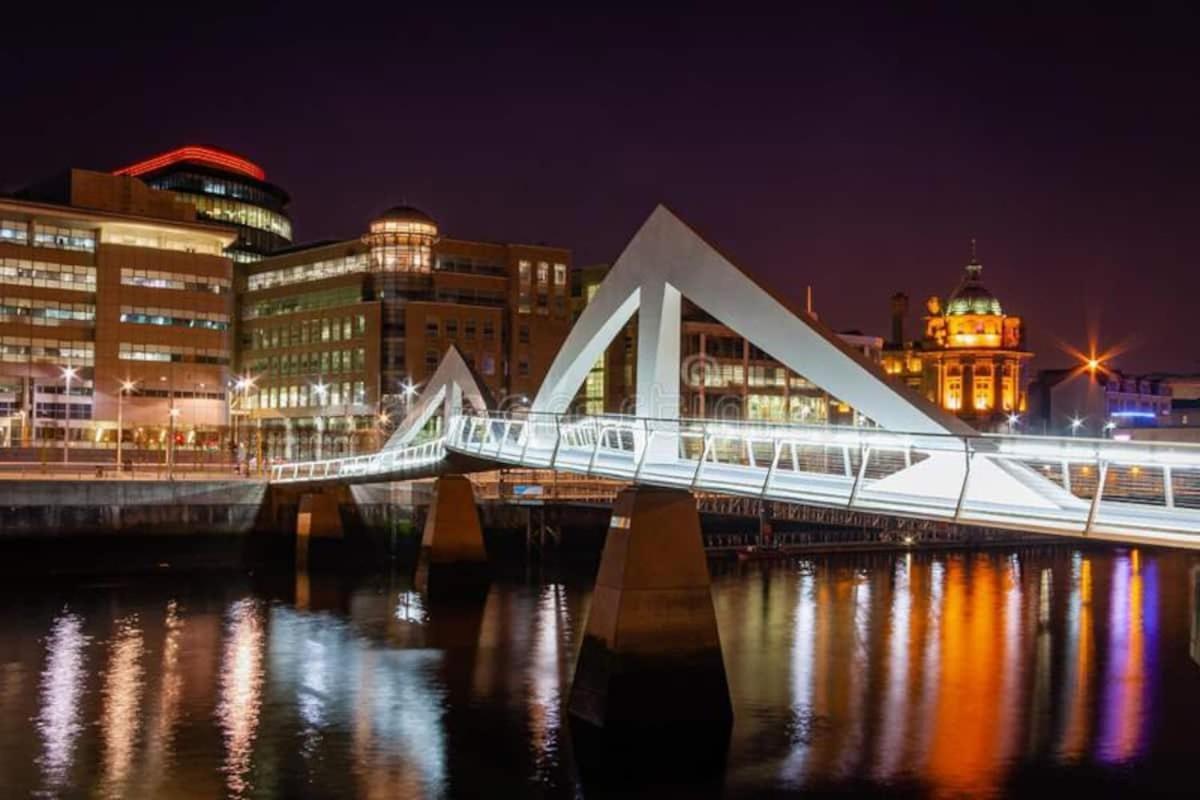 Centre G1 Penthouse With Riverviews - Duplex * Glasgow