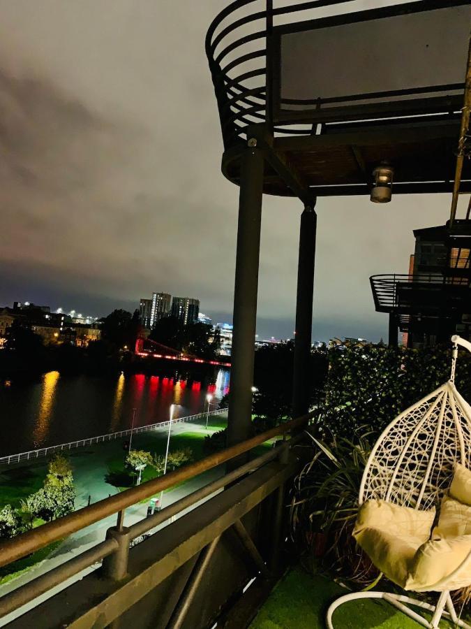 Centre G1 Penthouse With Riverviews - Duplex *