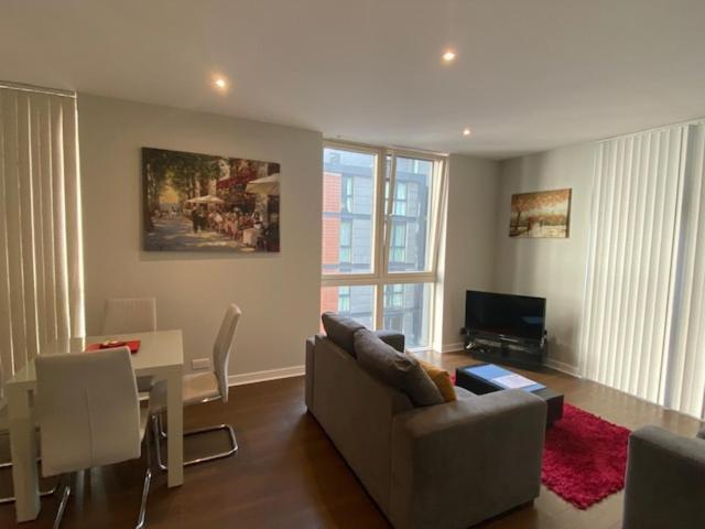 Dreamhouse At Oswald Street, Centre Apartment