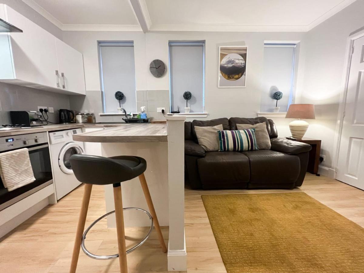 2 Bedroom Apartment Glasgow