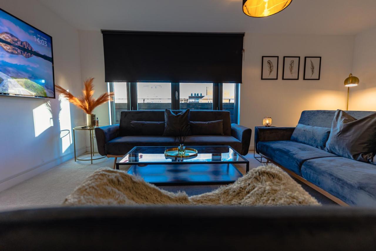 The Skyline - *private Balcony* *views* *
