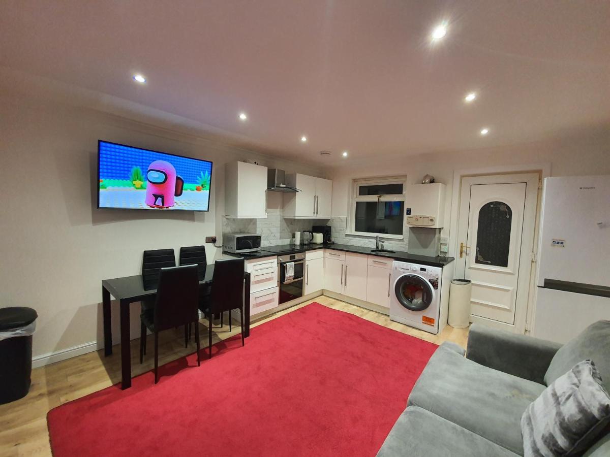 Modern House Close To Glasgow