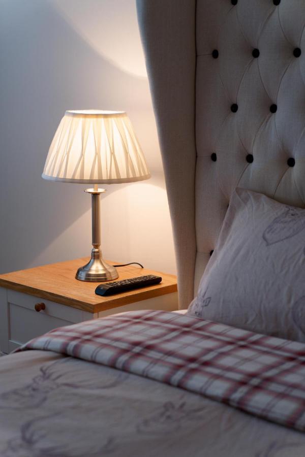 Centre With Free Secure Underground Parking Apartment Glasgow