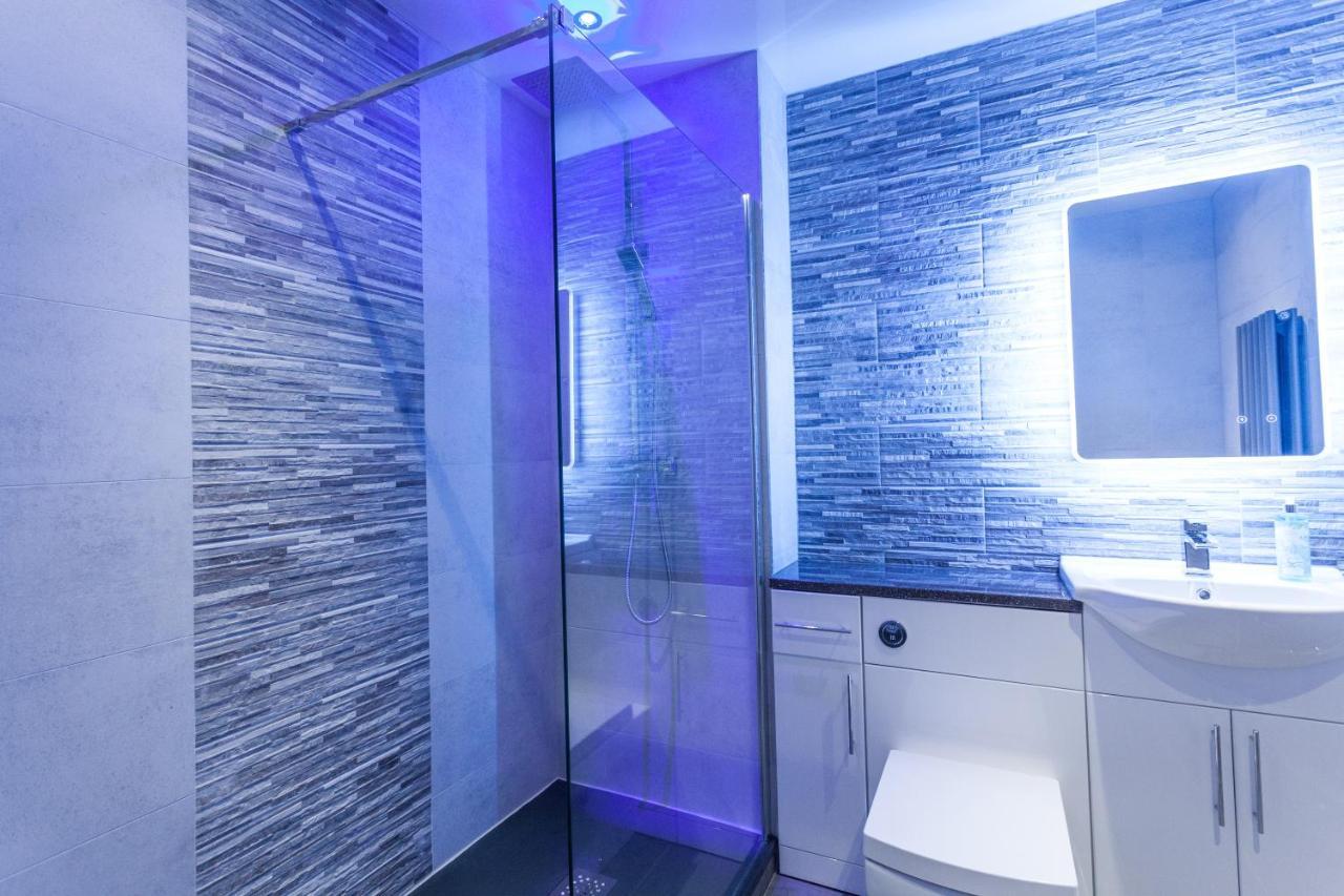Centre With Free Secure Underground Parking Apartment *
