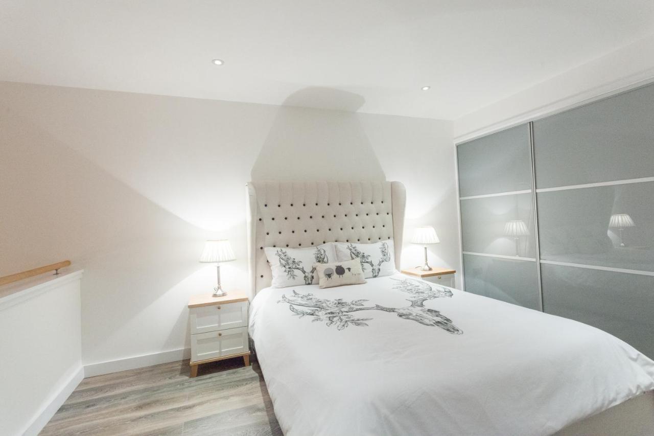 Apartment Centre With Free Secure Underground Parking *