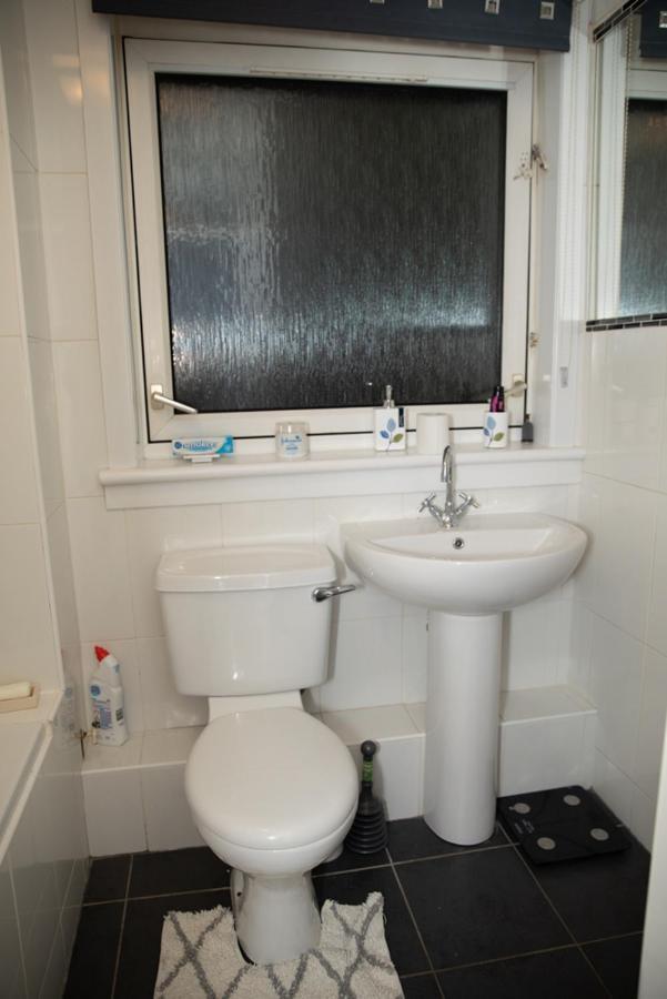 Stunning 2nd Floor 2 Bedroom Massionette * Glasgow