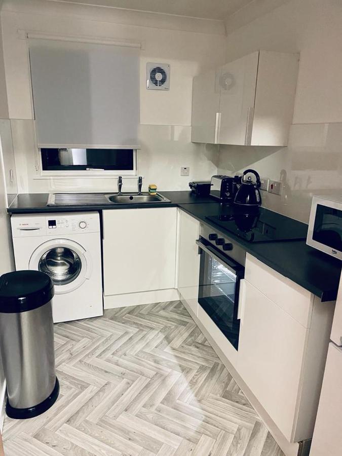 Modern 2 Bedroom With Free Parking * Glasgow