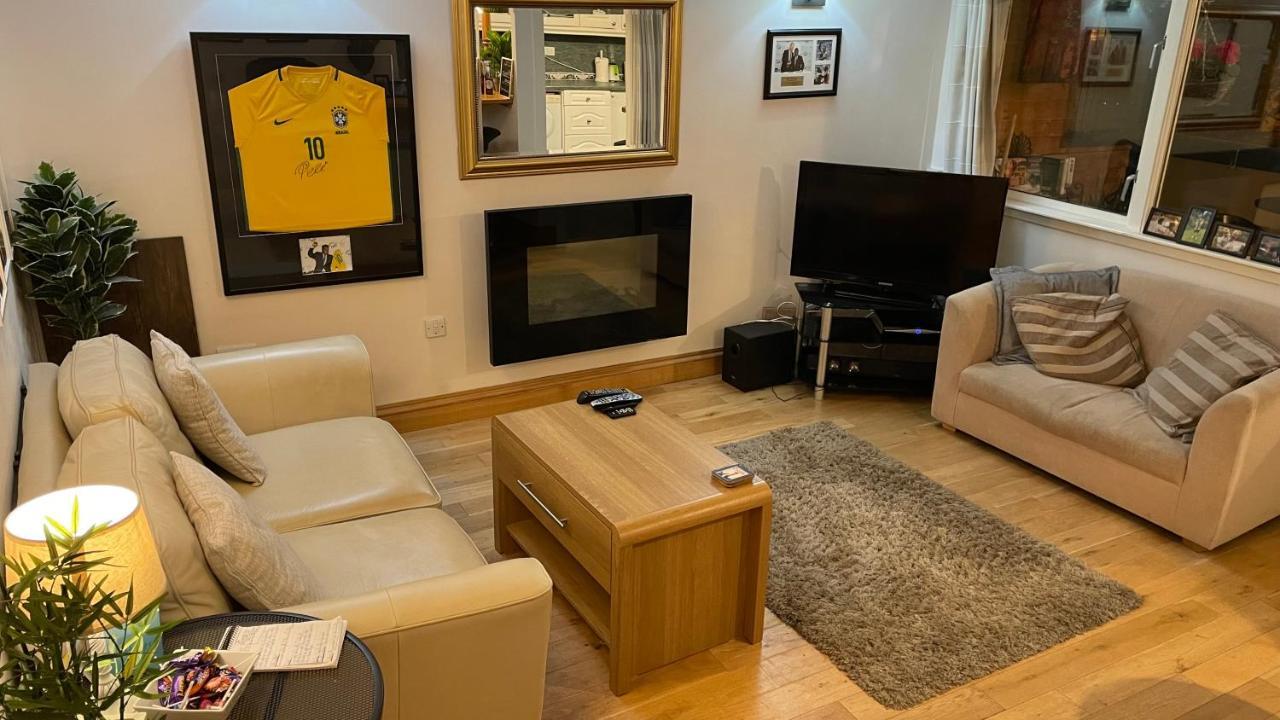 Beautiful 2 Bedroom With Balcony In Trendy West End - Ideal For Hydro, Uni, Ashton Lane & Centre Apartment