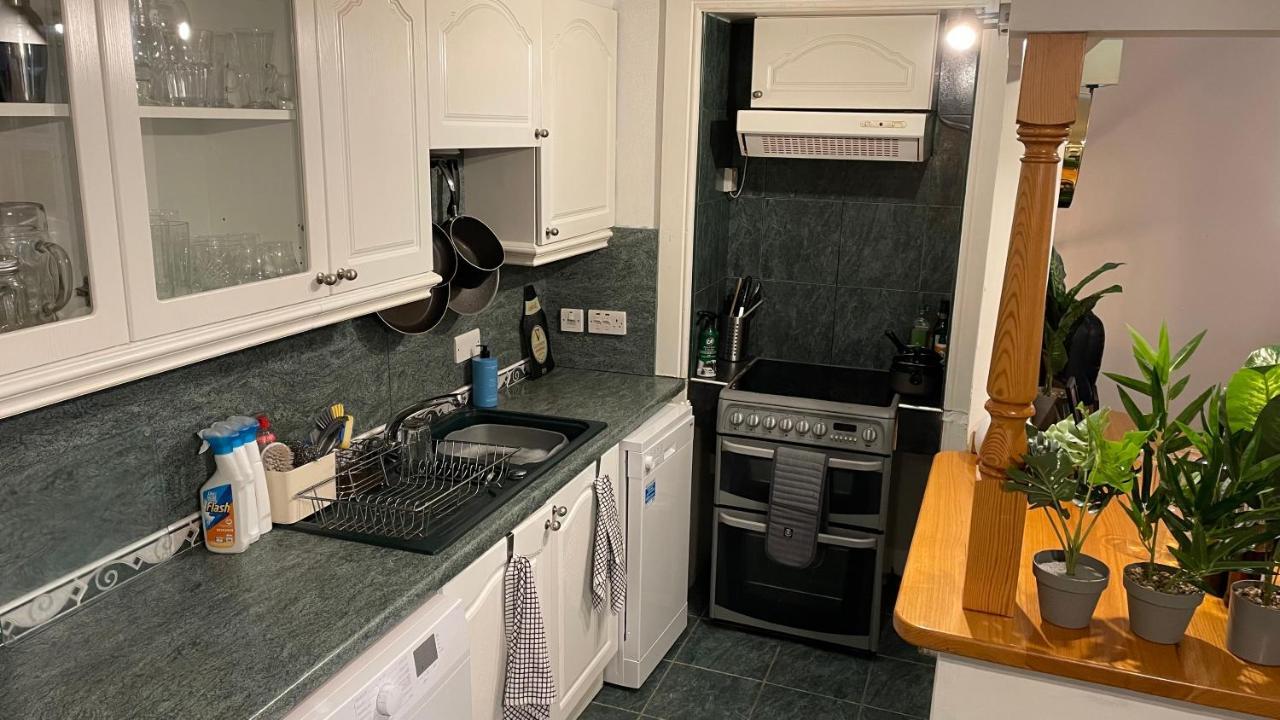 Beautiful 2 Bedroom With Balcony In Trendy West End - Ideal For Hydro, Uni, Ashton Lane & Centre * Glasgow