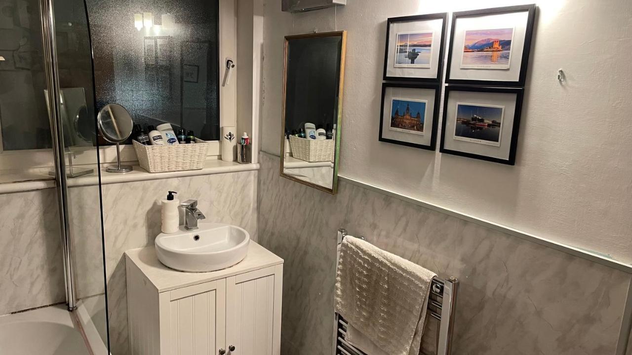 Apartment Beautiful 2 Bedroom With Balcony In Trendy West End - Ideal For Hydro, Uni, Ashton Lane & Centre Glasgow
