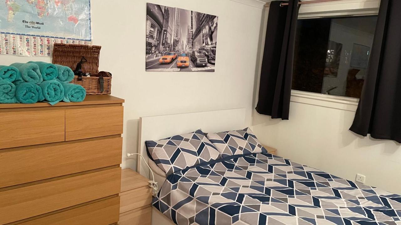Apartment Beautiful 2 Bedroom With Balcony In Trendy West End - Ideal For Hydro, Uni, Ashton Lane & Centre *