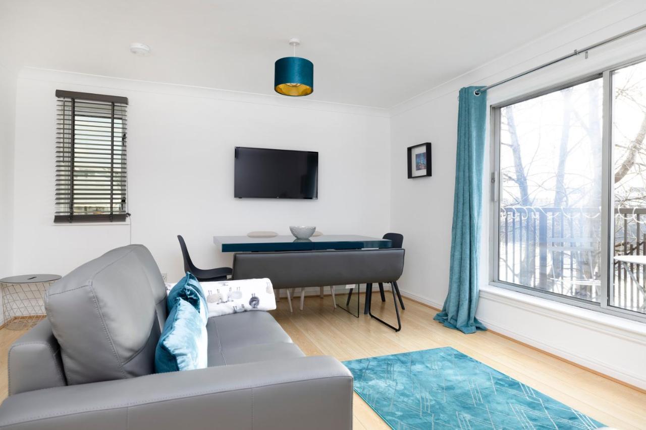 Joivy Bright Flat Overlooking The Clyde