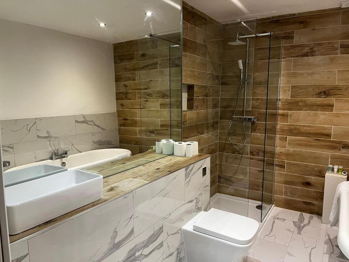 West End -stunning, 2 Bedroom, Main Door Flat With Private Parking Apartment *