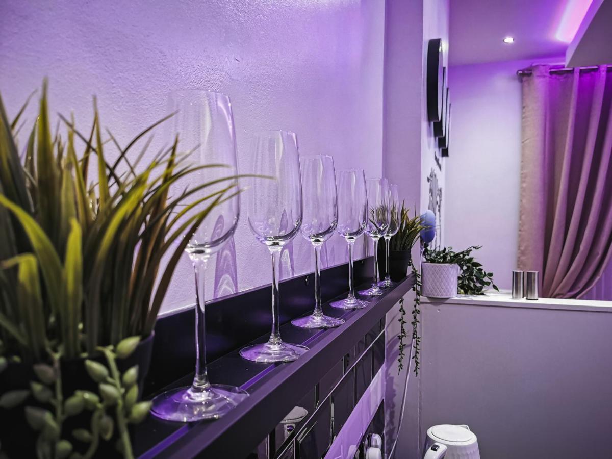 Apartment Luxurious 3 Bedroom Apartment: Heart Of Westend