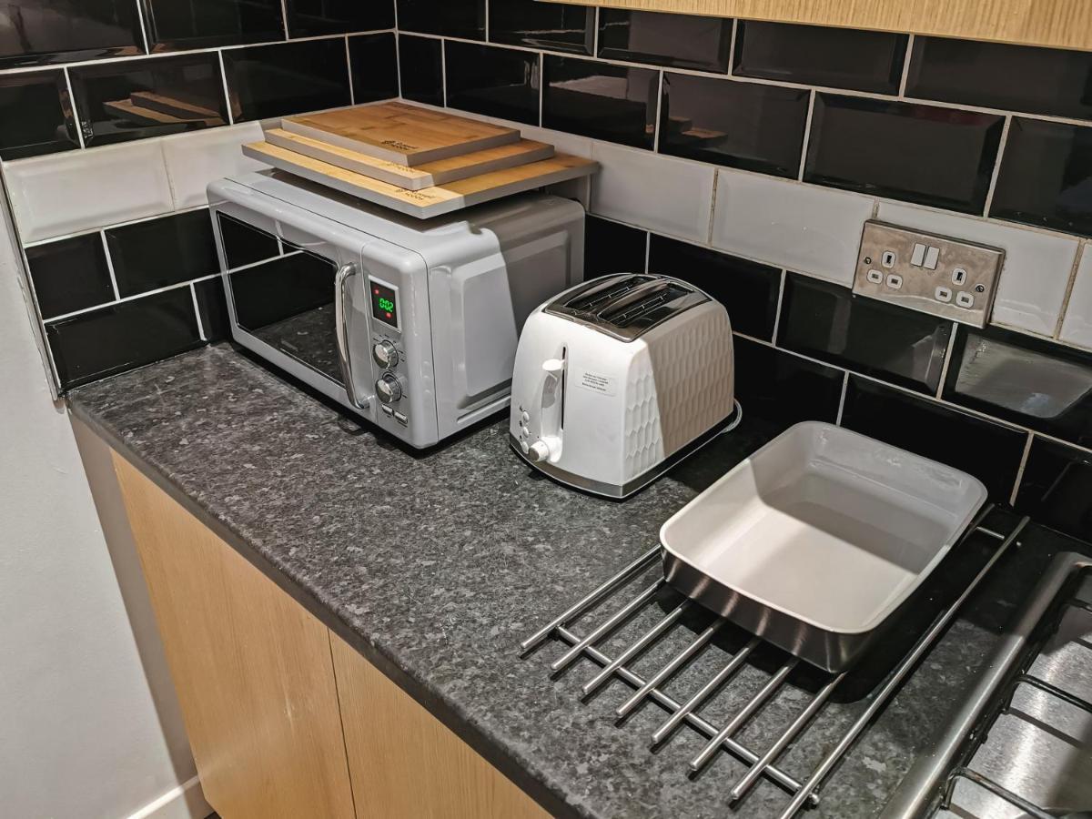 Luxurious 3 Bedroom Apartment: Heart Of Westend * Glasgow