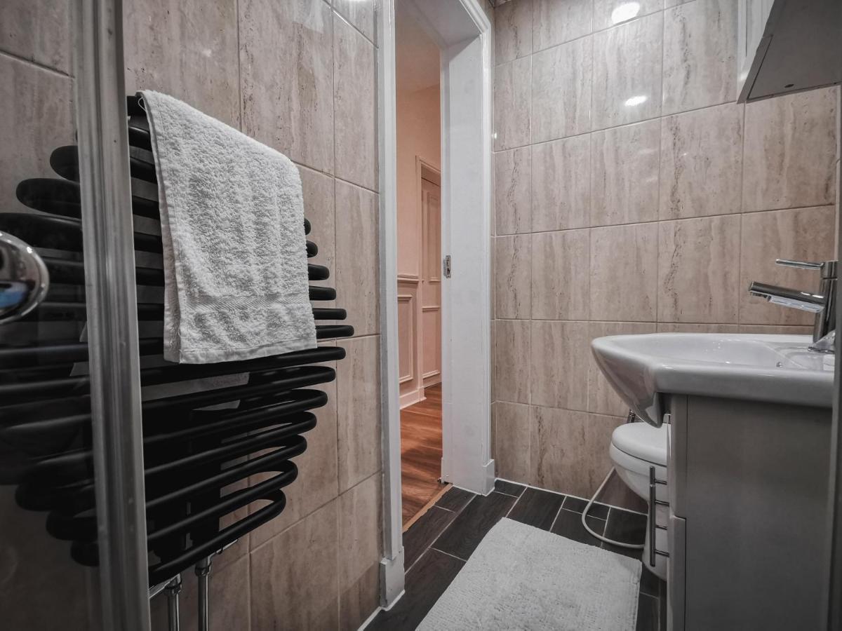 Apartment Luxurious 3 Bedroom Apartment: Heart Of Westend Glasgow
