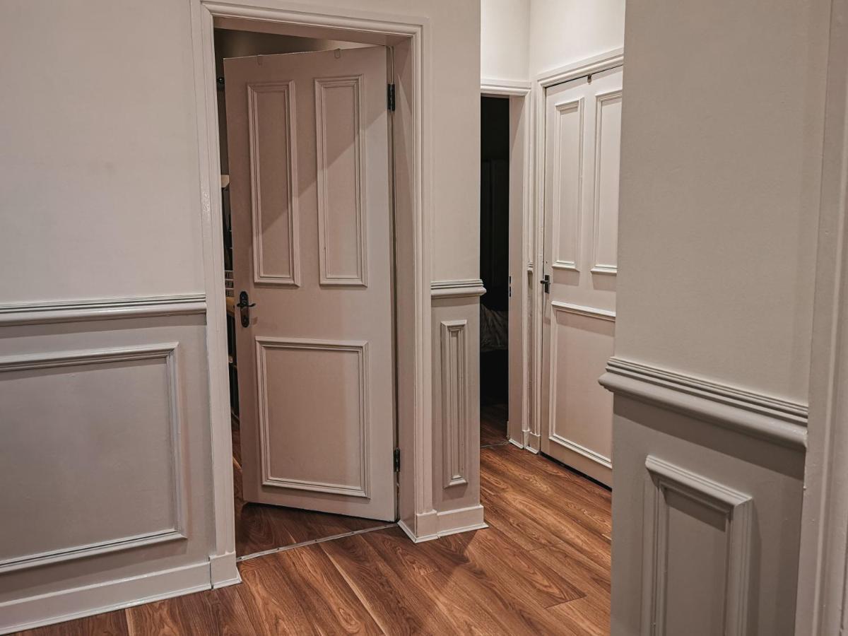Luxurious 3 Bedroom Apartment: Heart Of Westend Apartment Glasgow