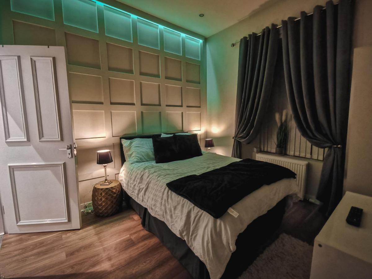 Apartment Luxurious 3 Bedroom Apartment: Heart Of Westend