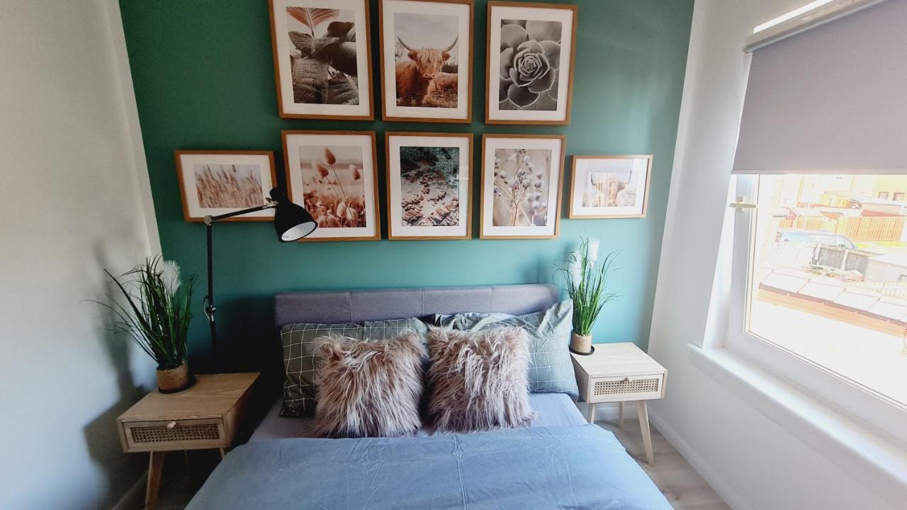 Beautiful 2bed House With Garden, Walking Distance To Town - Free Parking Glasgow