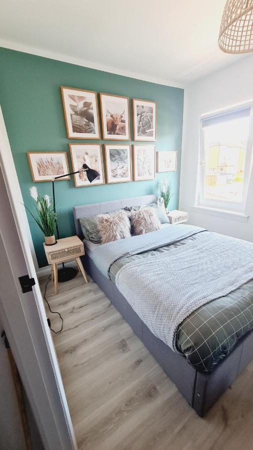 Beautiful 2bed House With Garden, Walking Distance To Town - Free Parking *