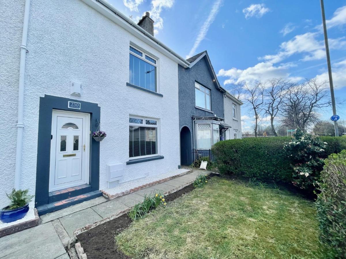 Apartment 2 Bed House In Outskirts Of *