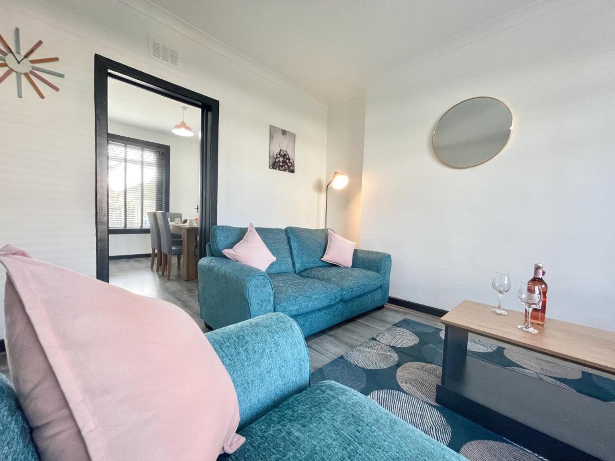 2 Bed House In Outskirts Of Apartment
