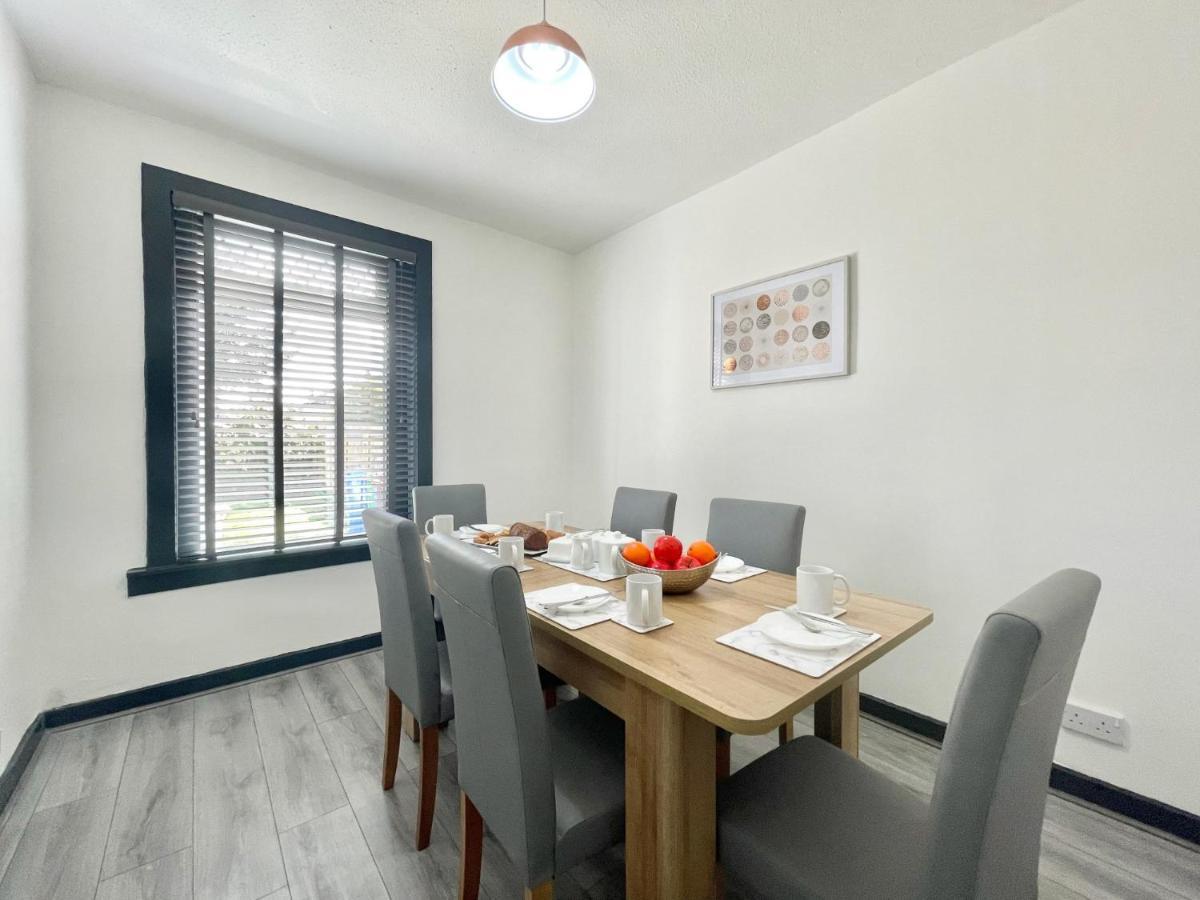 2 Bed House In Outskirts Of Apartment Glasgow