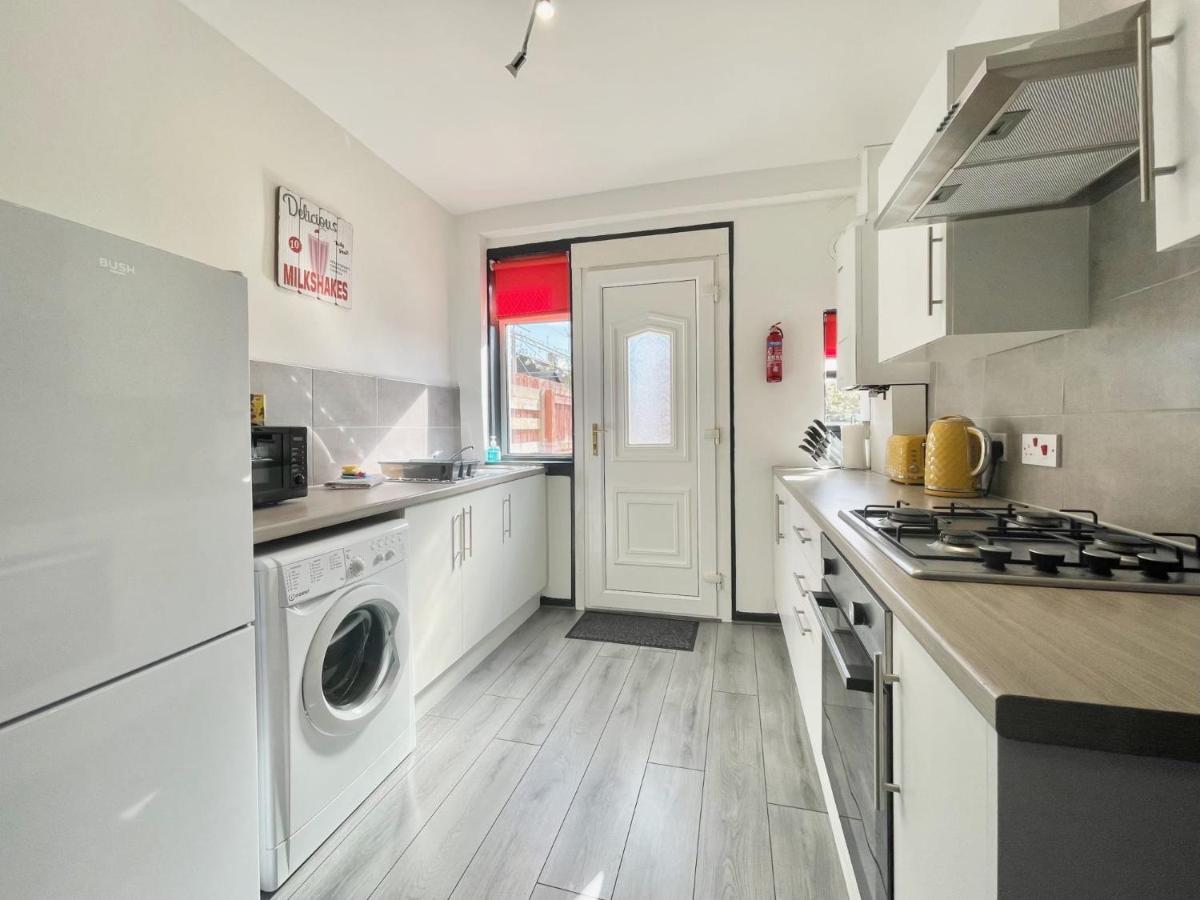 2 Bed House In Outskirts Of Apartment *