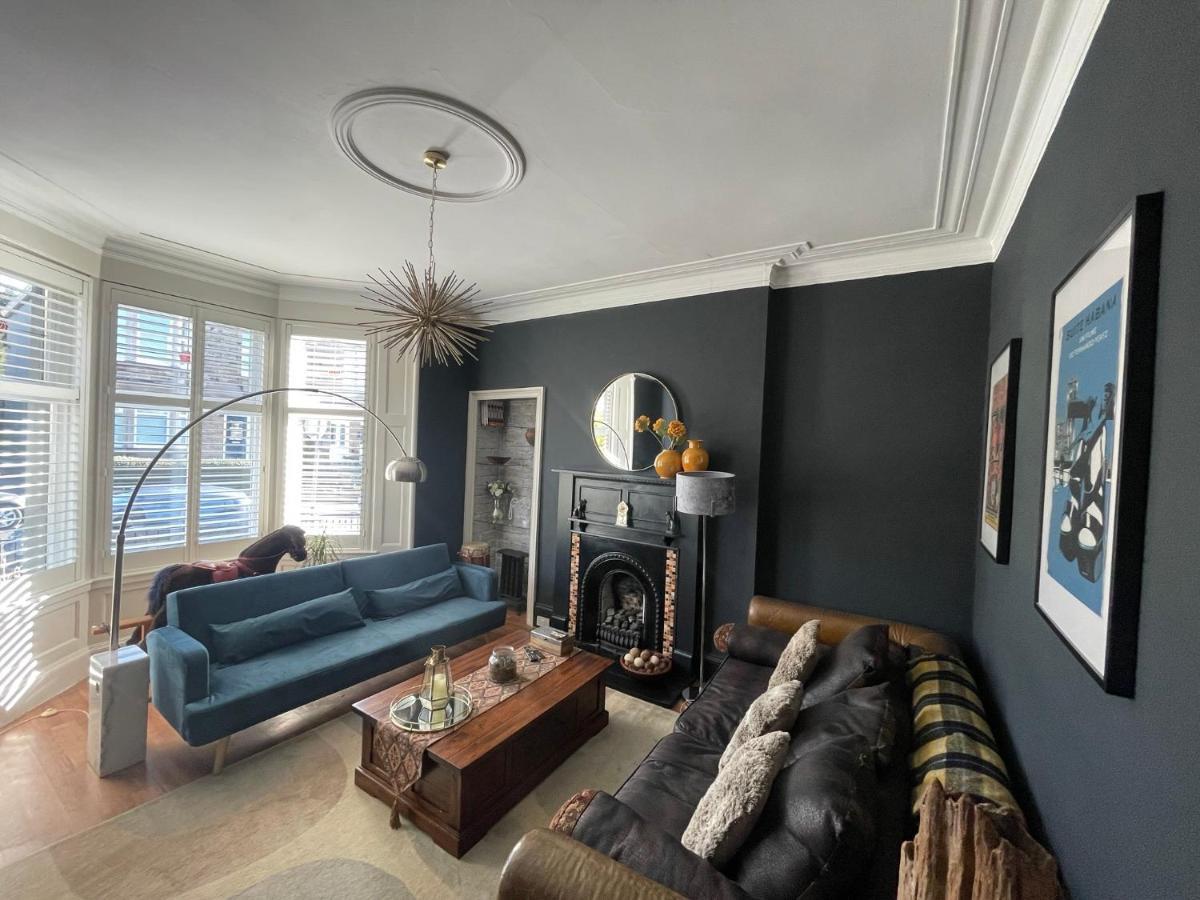 Traditional Close To Centre & Hampden Apartment *