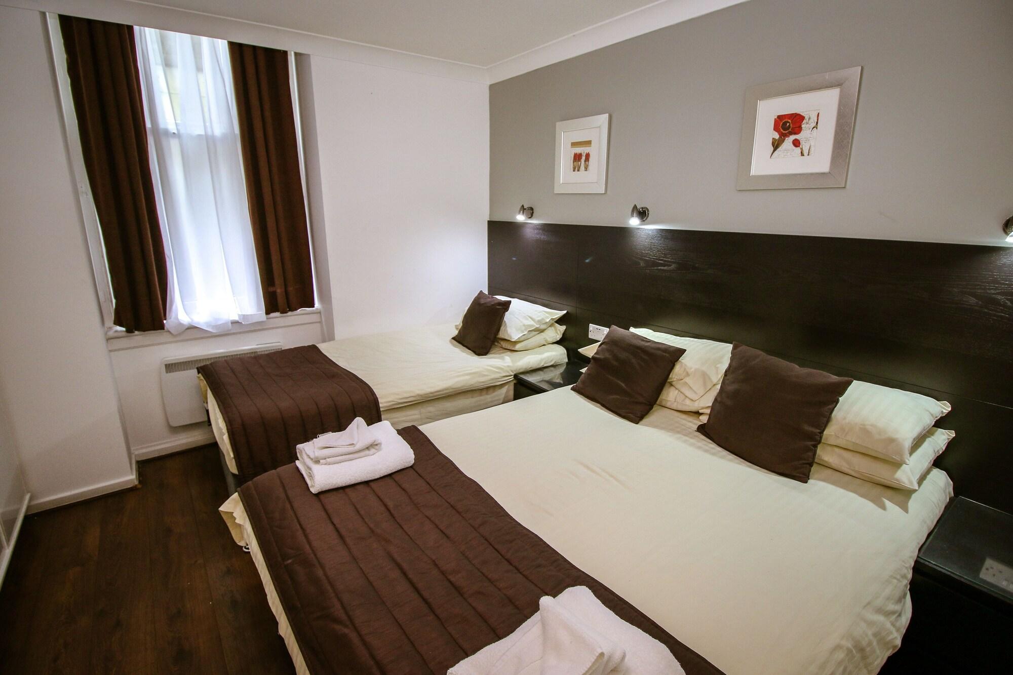 Charing Cross 3*