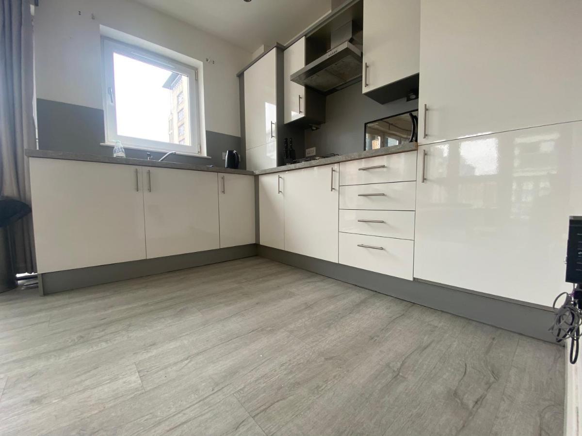 Apartment Not On Market Unable To Take Bookings Glasgow