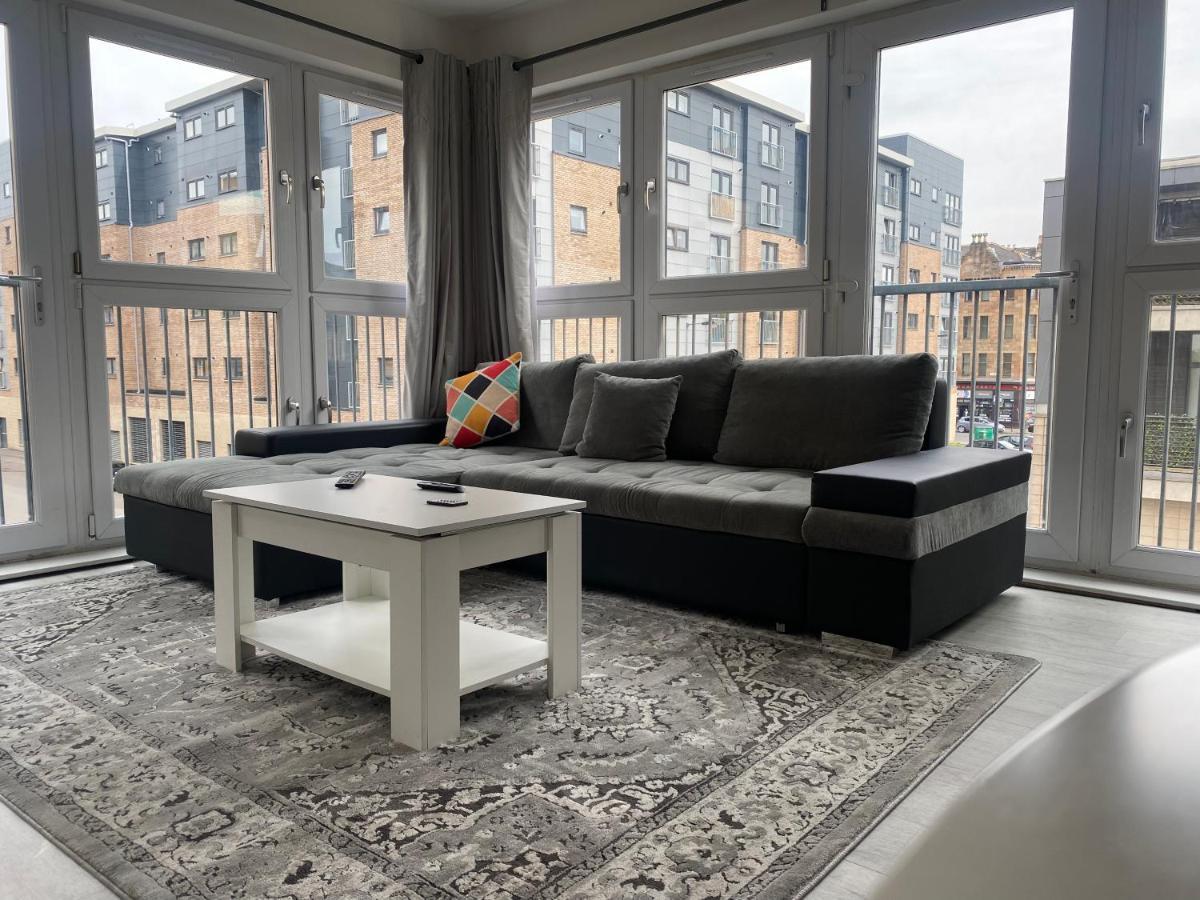 Not On Market Unable To Take Bookings * Glasgow
