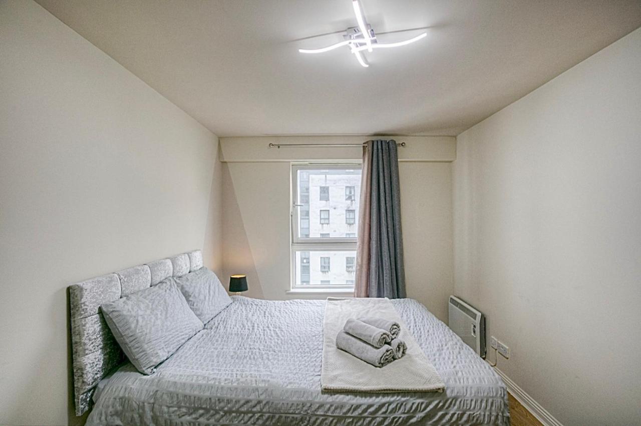 Spacious 2-bed Serviced With Free Secure Parking Central Sse Hydro Apartment