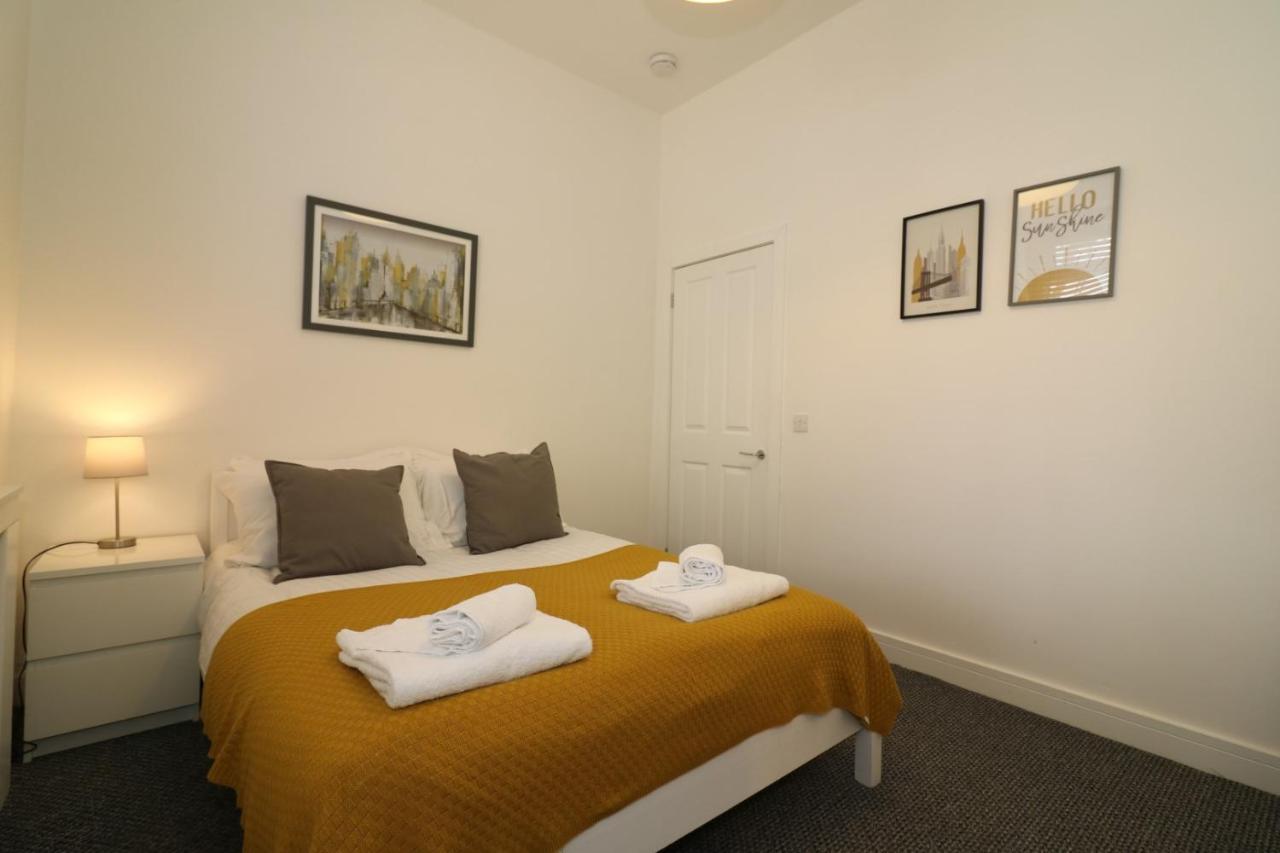Signature - Railway Apartment