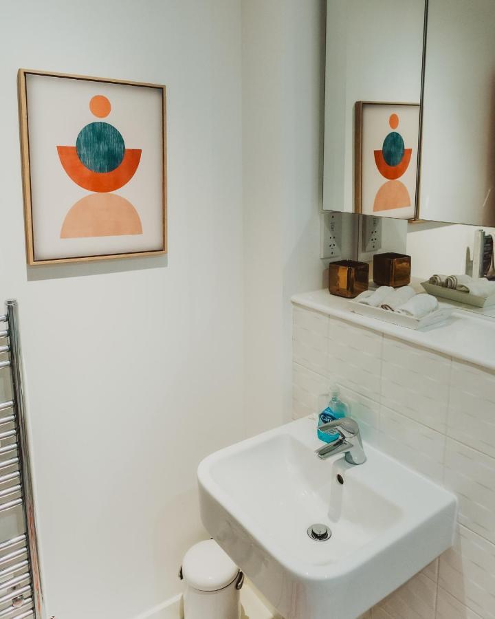 Lovely Bohemian In Heart Of Life Apartment