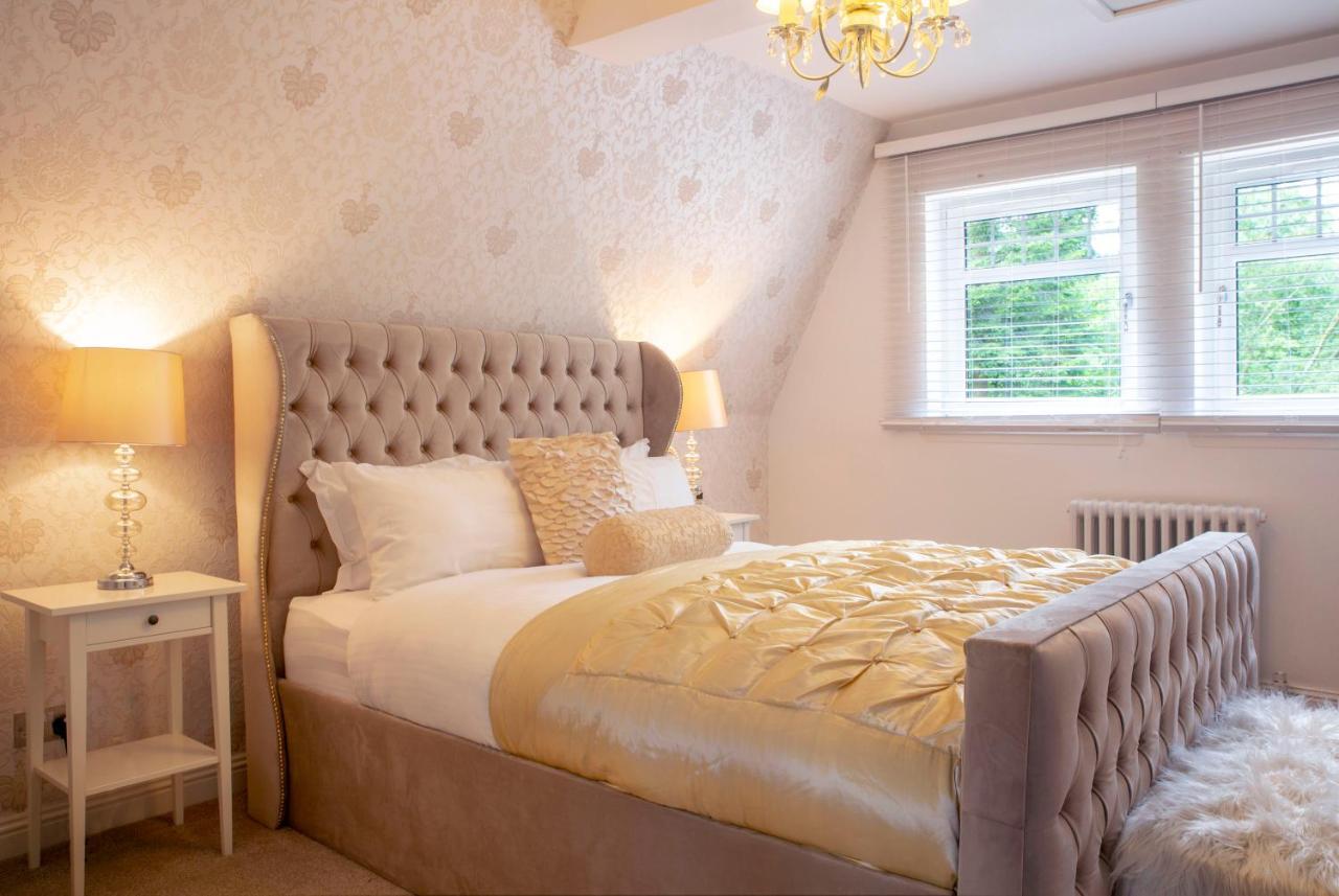 Villa Stunning 4 Bedroom - Hot Tub & Sauna Glasgow